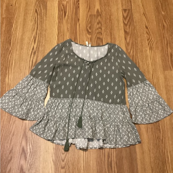 Women’s blouse casual size XS brand Mudd long sleeve color green floral - Picture 1 of 9